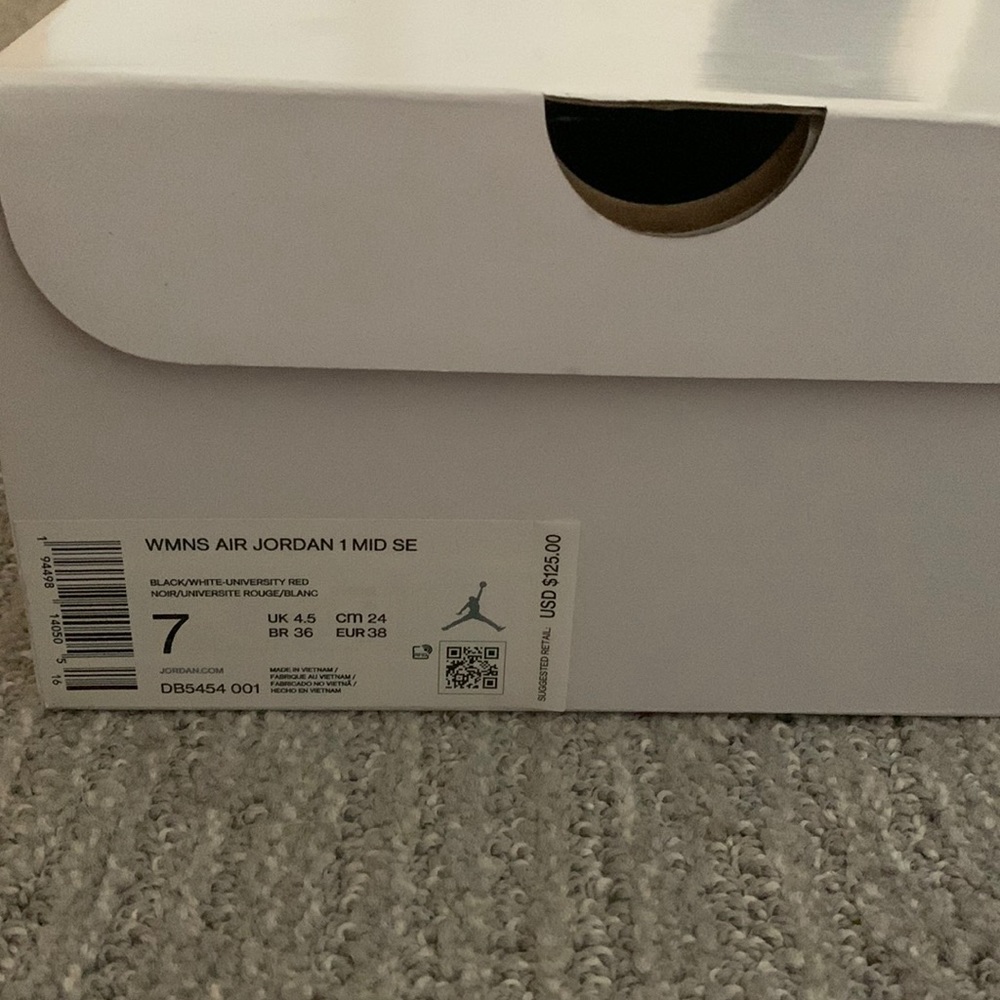 Air Jordan 1 mid se